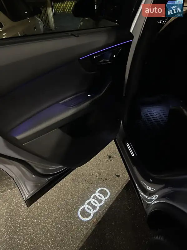Внедорожник / Кроссовер Audi Q7 2019 в 