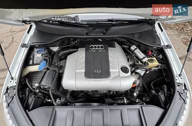 Позашляховик / Кросовер Audi Q7 2010 в 
