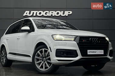 Внедорожник / Кроссовер Audi Q7 2018 в 