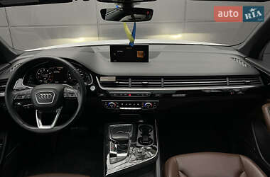 Внедорожник / Кроссовер Audi Q7 2018 в 