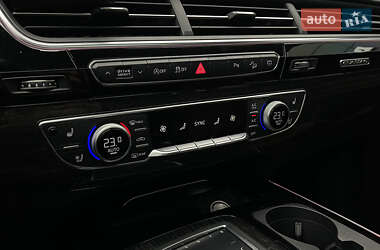 Внедорожник / Кроссовер Audi Q7 2018 в 