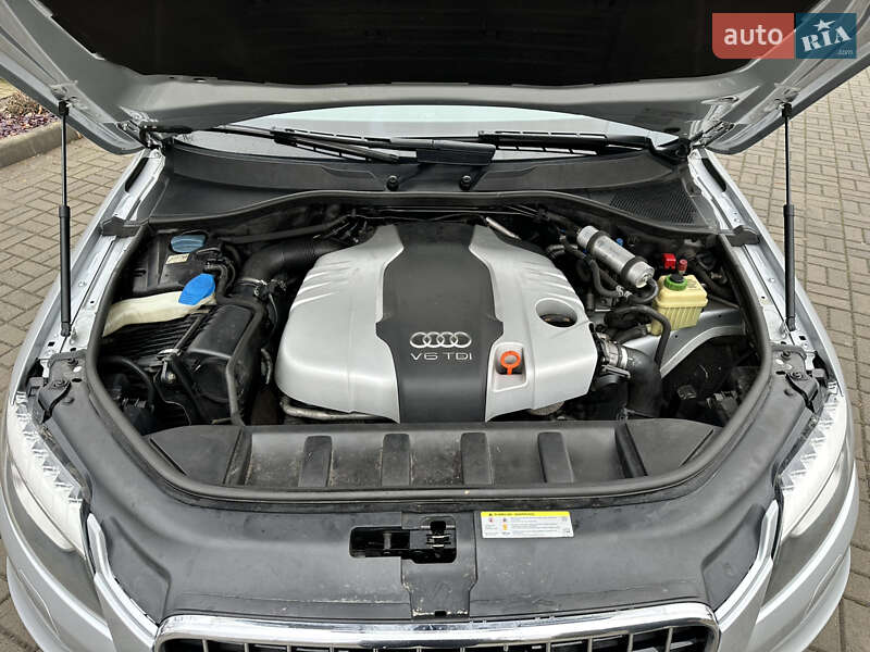 Позашляховик / Кросовер Audi Q7 2012 в Прилуках
