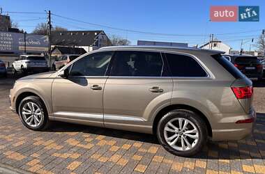 Внедорожник / Кроссовер Audi Q7 2017 в 
