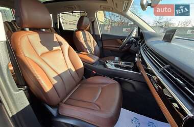 Внедорожник / Кроссовер Audi Q7 2017 в 
