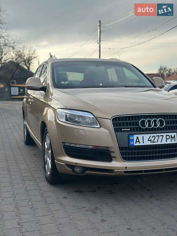 Позашляховик / Кросовер Audi Q7 2007 в 