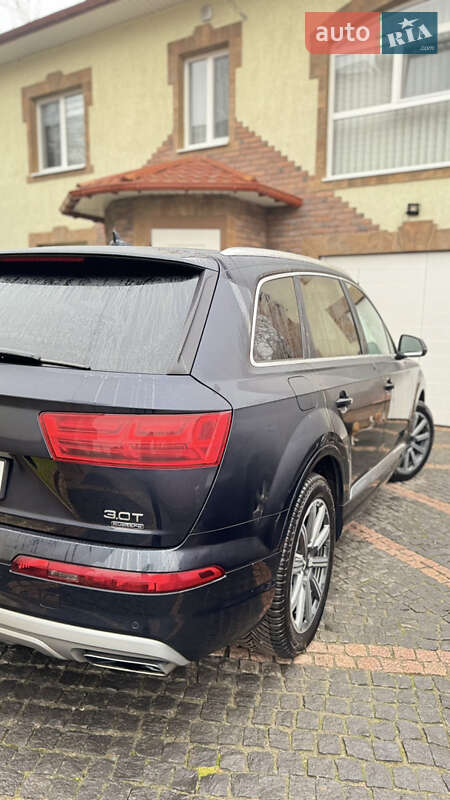 Внедорожник / Кроссовер Audi Q7 2017 в Черновцах