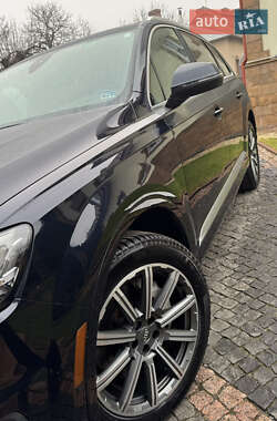 Позашляховик / Кросовер Audi Q7 2017 в 