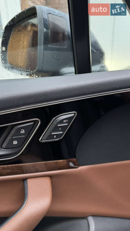 Внедорожник / Кроссовер Audi Q7 2017 в Черновцах