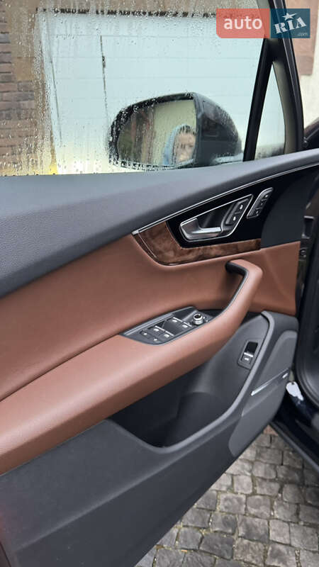 Внедорожник / Кроссовер Audi Q7 2017 в Черновцах