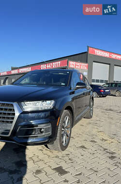 Позашляховик / Кросовер Audi Q7 2017 в 