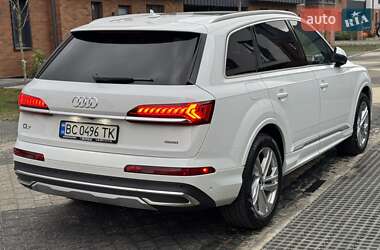 Внедорожник / Кроссовер Audi Q7 2022 в 