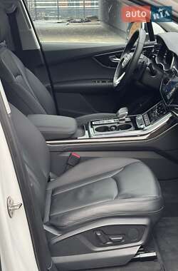 Внедорожник / Кроссовер Audi Q7 2022 в 