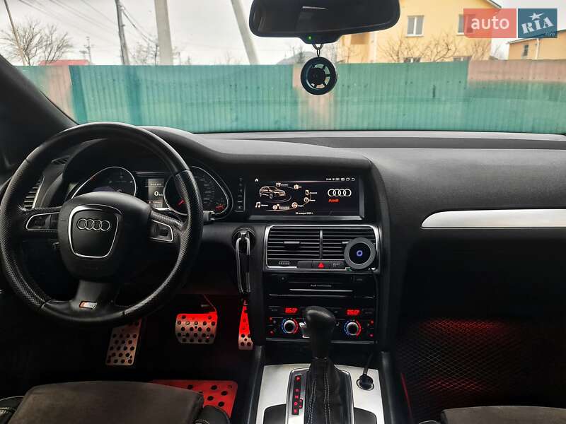 Внедорожник / Кроссовер Audi Q7 2011 в Буче