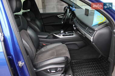 Внедорожник / Кроссовер Audi Q7 2016 в 