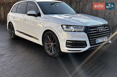 Внедорожник / Кроссовер Audi Q7 2015 в Ровно