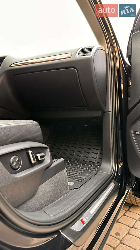 Позашляховик / Кросовер Audi Q7 2012 в Косові