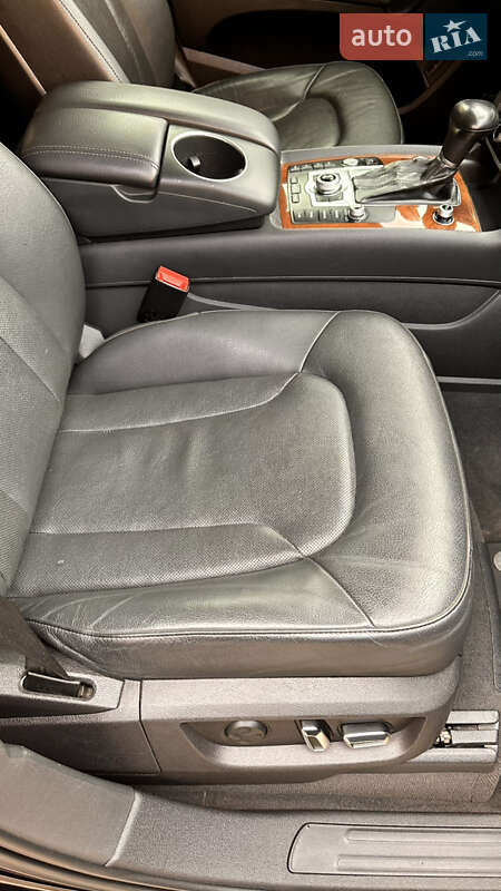 Позашляховик / Кросовер Audi Q7 2012 в Косові