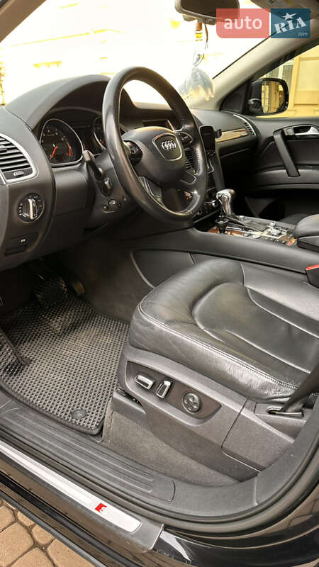 Позашляховик / Кросовер Audi Q7 2012 в Косові
