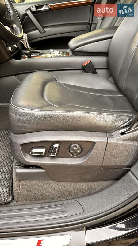 Позашляховик / Кросовер Audi Q7 2012 в Косові