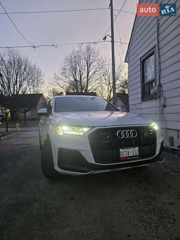 Внедорожник / Кроссовер Audi Q7 2020 в 