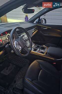 Внедорожник / Кроссовер Audi Q7 2020 в 