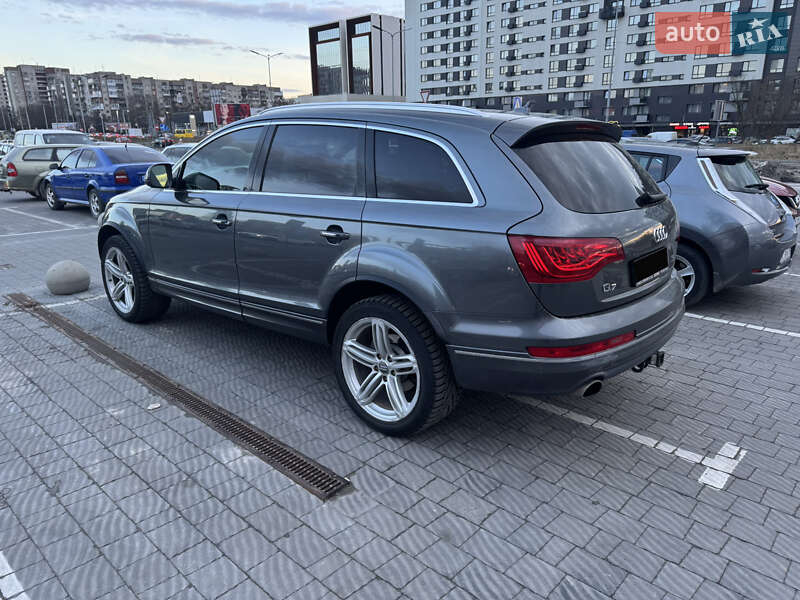 Позашляховик / Кросовер Audi Q7 2015 в Львові