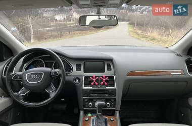 Позашляховик / Кросовер Audi Q7 2013 в 