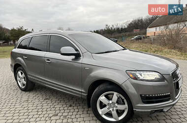 Позашляховик / Кросовер Audi Q7 2013 в 