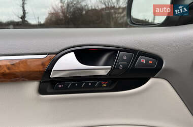 Позашляховик / Кросовер Audi Q7 2013 в 