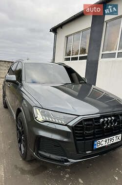 Позашляховик / Кросовер Audi Q7 2020 в 