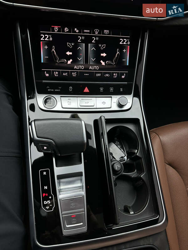 Позашляховик / Кросовер Audi Q7 2020 в Жовкві