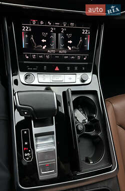 Позашляховик / Кросовер Audi Q7 2020 в 
