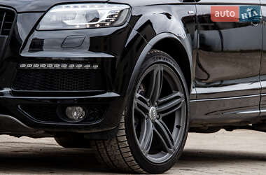 Позашляховик / Кросовер Audi Q7 2015 в 