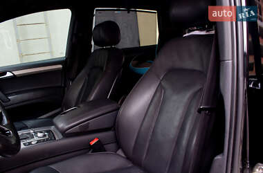 Позашляховик / Кросовер Audi Q7 2015 в 