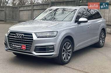 Позашляховик / Кросовер Audi Q7 2017 в Києві