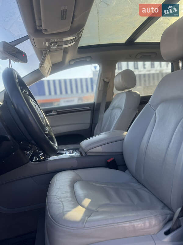 Внедорожник / Кроссовер Audi Q7 2012 в Кривом Роге
