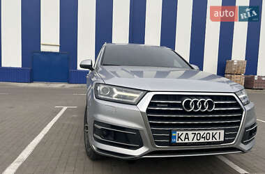 Внедорожник / Кроссовер Audi Q7 2015 в 