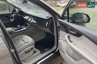 Внедорожник / Кроссовер Audi Q7 2021 в 