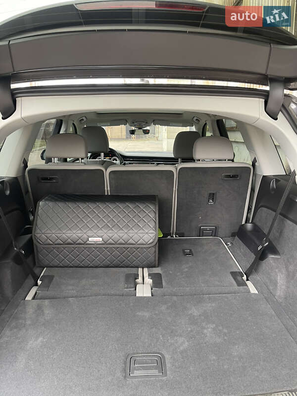 Внедорожник / Кроссовер Audi Q7 2021 в Киеве