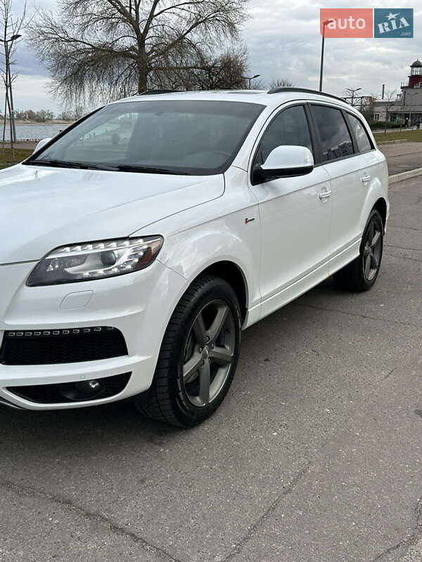 Внедорожник / Кроссовер Audi Q7 2014 в Черкассах