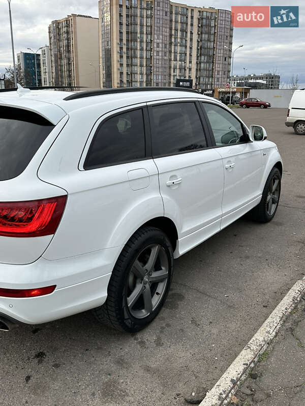 Внедорожник / Кроссовер Audi Q7 2014 в Черкассах