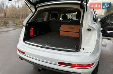 Внедорожник / Кроссовер Audi Q7 2013 в 
