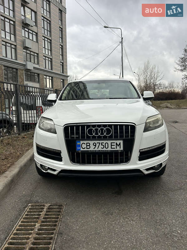 Позашляховик / Кросовер Audi Q7 2010 в Києві