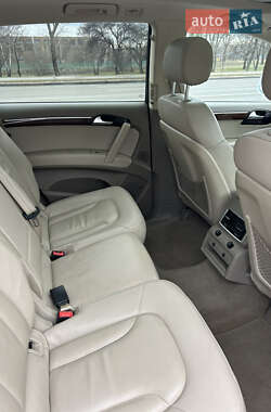 Внедорожник / Кроссовер Audi Q7 2010 в 