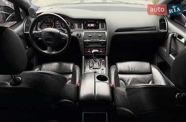 Позашляховик / Кросовер Audi Q7 2010 в 