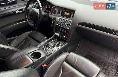 Позашляховик / Кросовер Audi Q7 2010 в 
