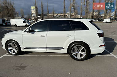 Внедорожник / Кроссовер Audi Q7 2017 в Киеве