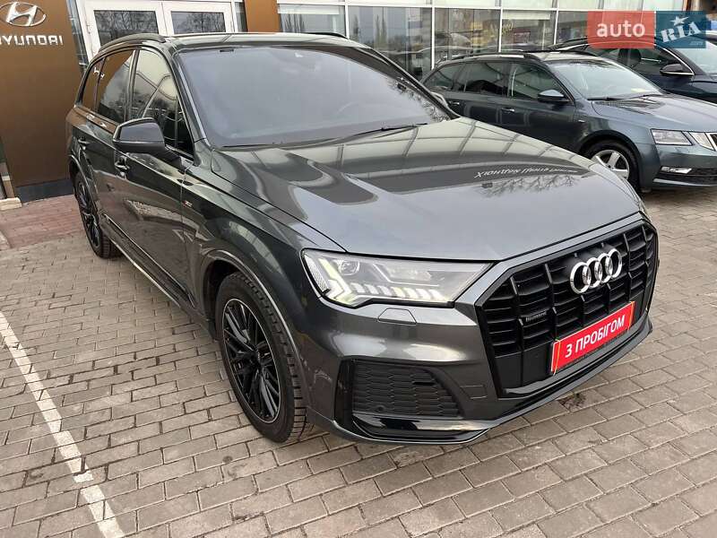 Позашляховик / Кросовер Audi Q7 2021 в Полтаві
