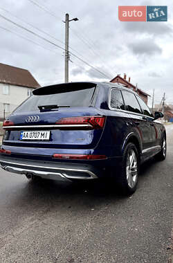 Позашляховик / Кросовер Audi Q7 2020 в Києві