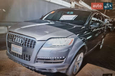 Внедорожник / Кроссовер Audi Q7 2015 в 